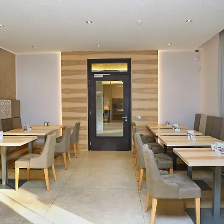 酒店 花园酒店 佩斯基耶拉德加达