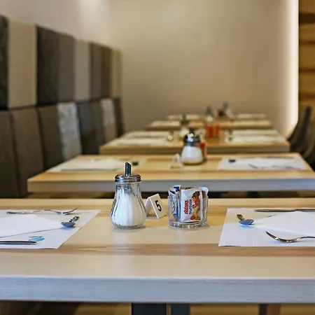 酒店 花园酒店 佩斯基耶拉德加达