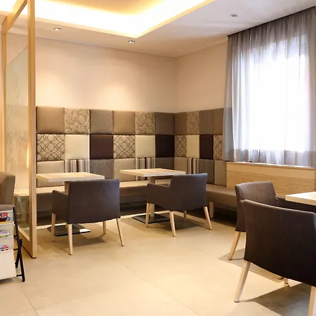 花园酒店 酒店 佩斯基耶拉德加达