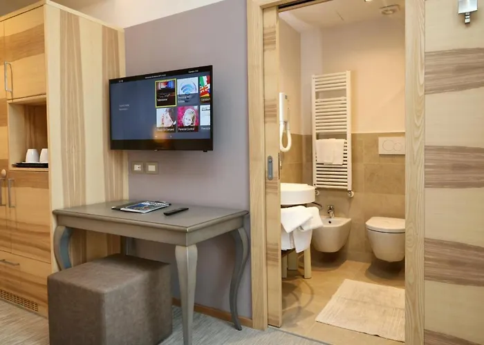 Отель Garden 3*