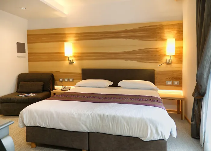 Отель Garden Пескьера-дель-Гарда