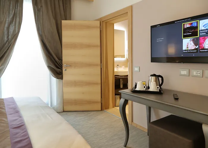 Отель Garden 3*