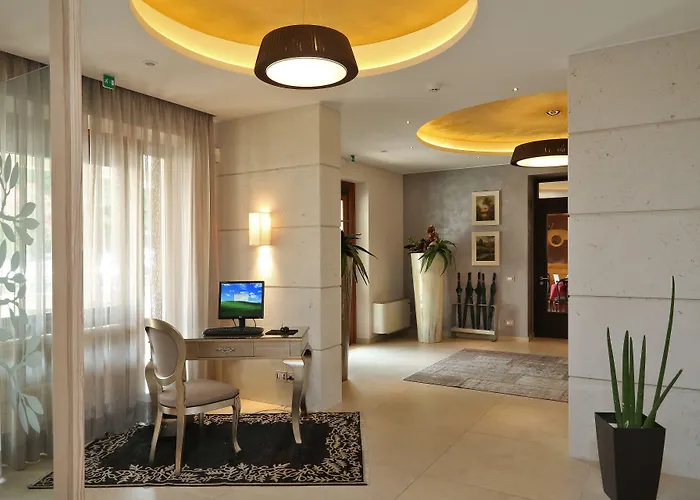 Отель Garden 3*