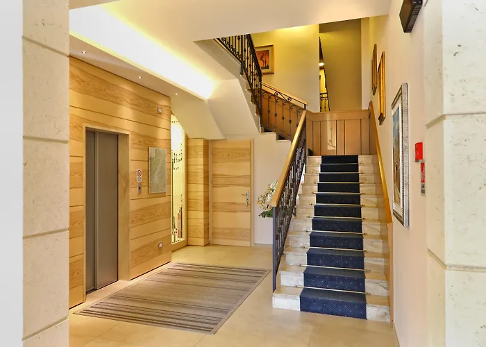 Отель Garden 3*