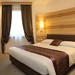 Garden Hotell 3*